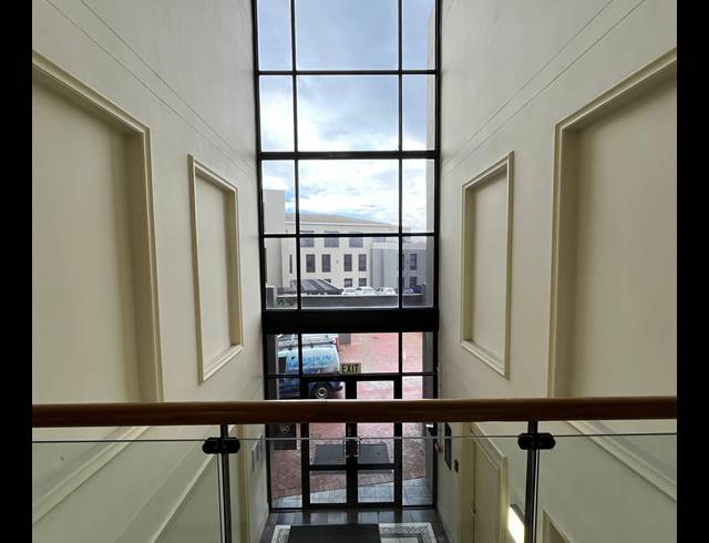 305M² OFFICE TO LET IN MOWBRAY